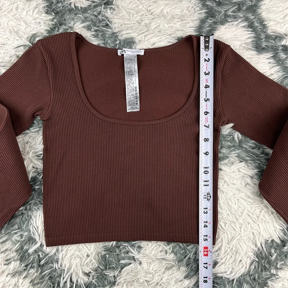 Zara Women's Brown Limitless Contour Seamless Ribbed Long Sleeve Crop Top Medium